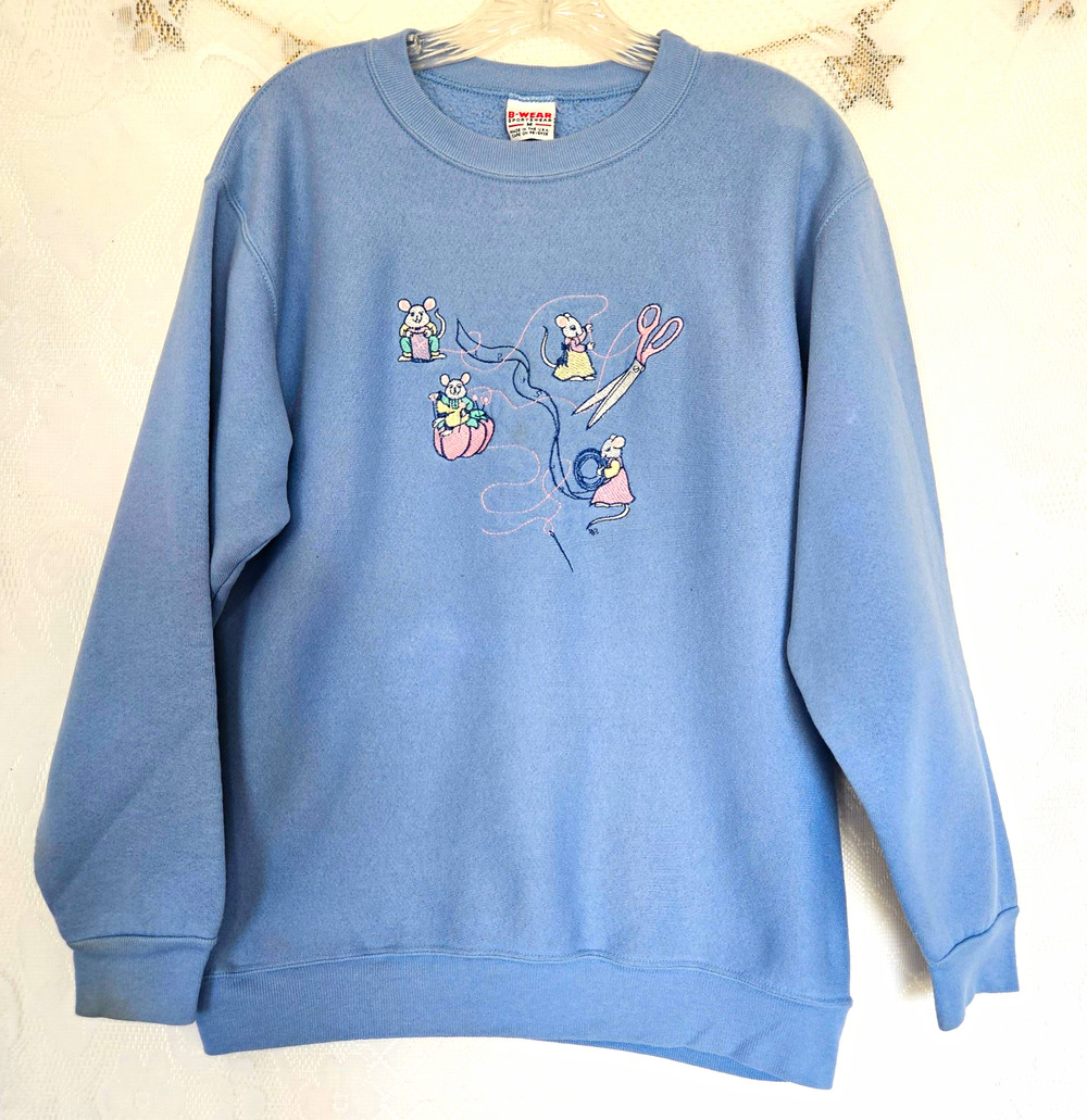 B-WEAR Sportswear Womens Medium Vintage Blue Fleece Embroidered Sweatshirt Mice